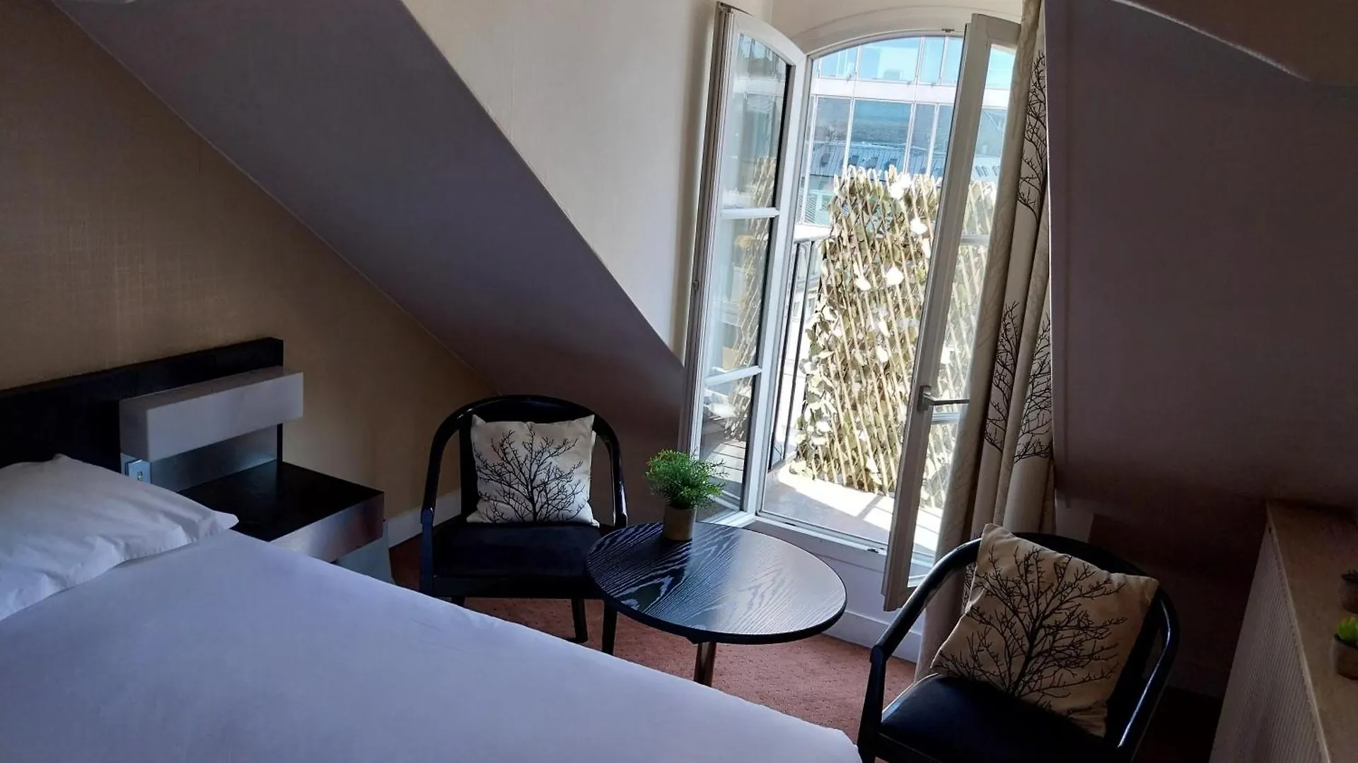 Alison Hotel 3*